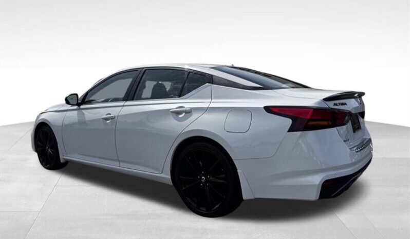 
								2022 Nissan Altima 2.5 SR full									