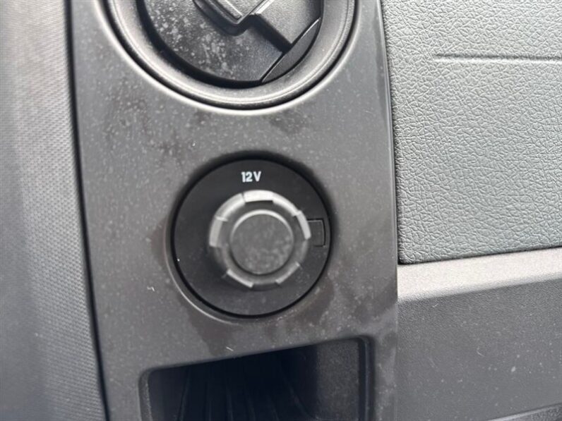 
								2013 Ford F-150 STX full									