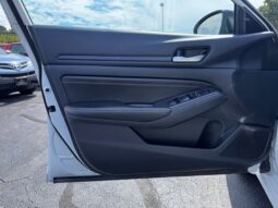 
										2022 Nissan Altima 2.5 SR full									