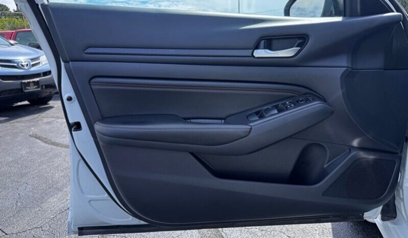 
								2022 Nissan Altima 2.5 SR full									