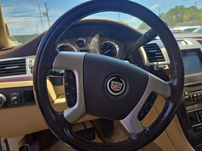 
								2012 Cadillac Escalade Luxury full									