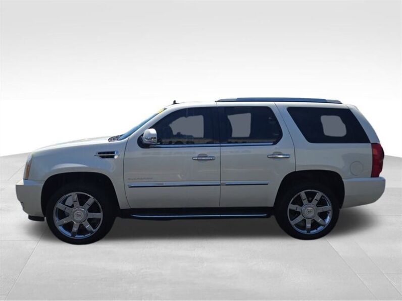 
								2012 Cadillac Escalade Luxury full									