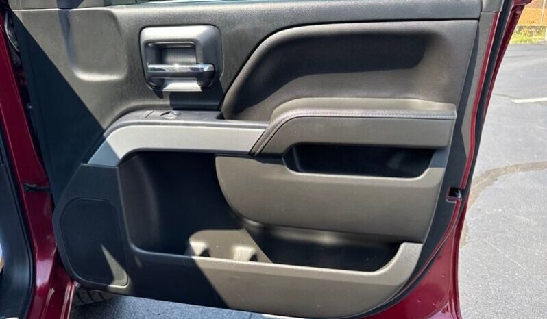 
								2018 Chevrolet Silverado 1500 LT LT2 full									