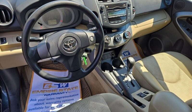 
								2011 Toyota RAV4 Base full									