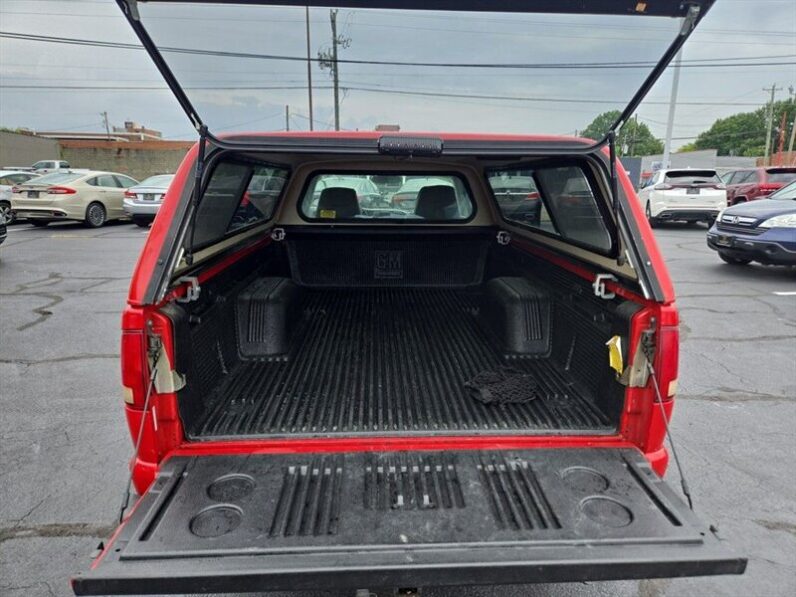 
								2003 GMC Sonoma SLS full									