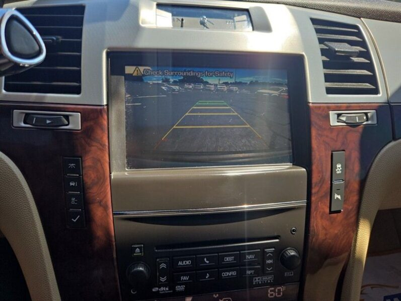 
								2012 Cadillac Escalade Luxury full									