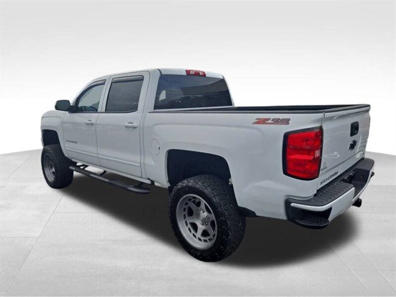 
								2018 Chevrolet Silverado 1500 LT LT2 full									
