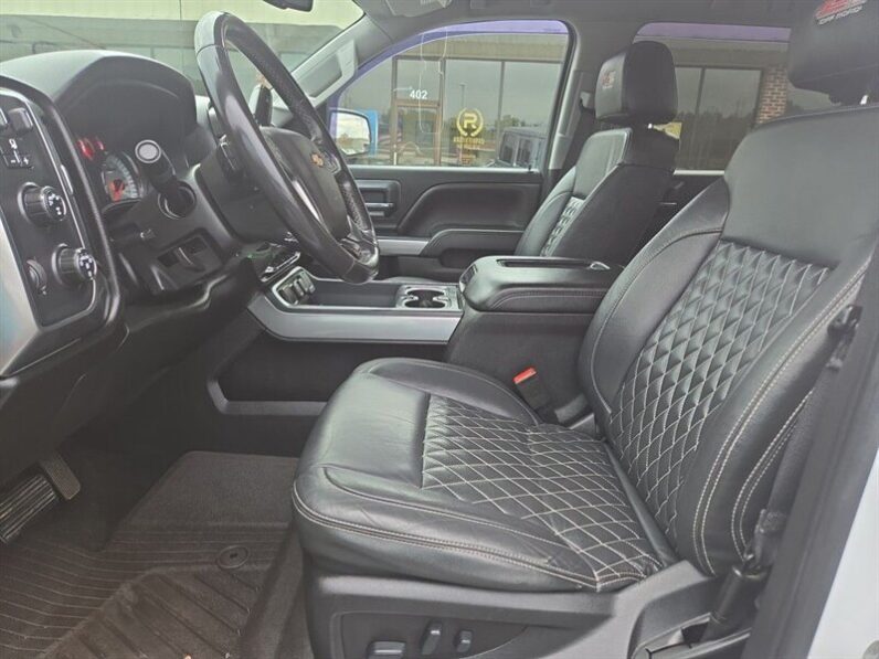 
								2018 Chevrolet Silverado 1500 LT LT2 full									