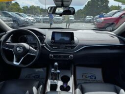 
										2022 Nissan Altima 2.5 SR full									