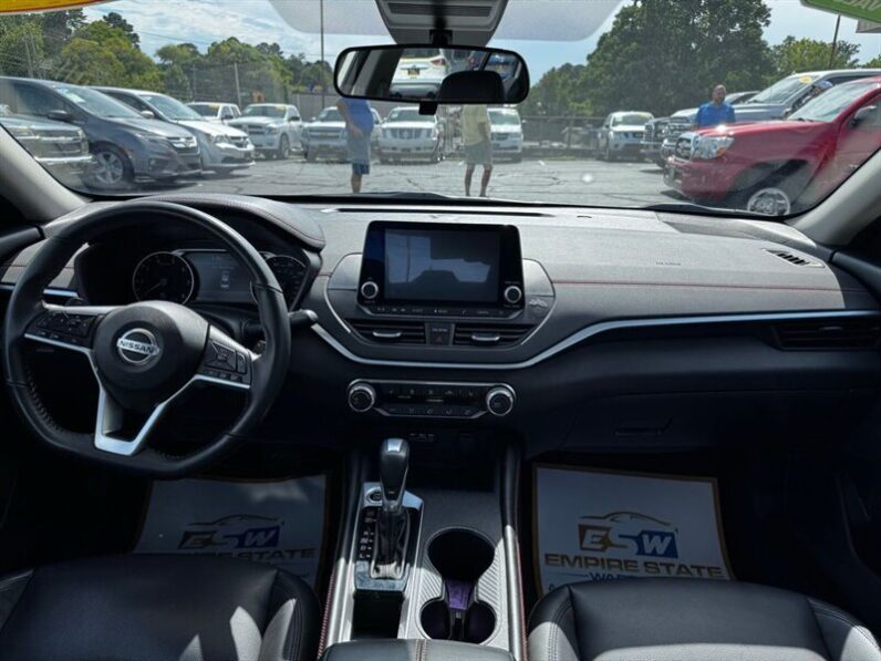 
								2022 Nissan Altima 2.5 SR full									