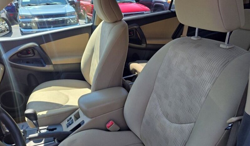 
								2011 Toyota RAV4 Base full									