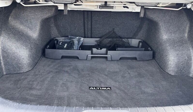 
								2022 Nissan Altima 2.5 SR full									