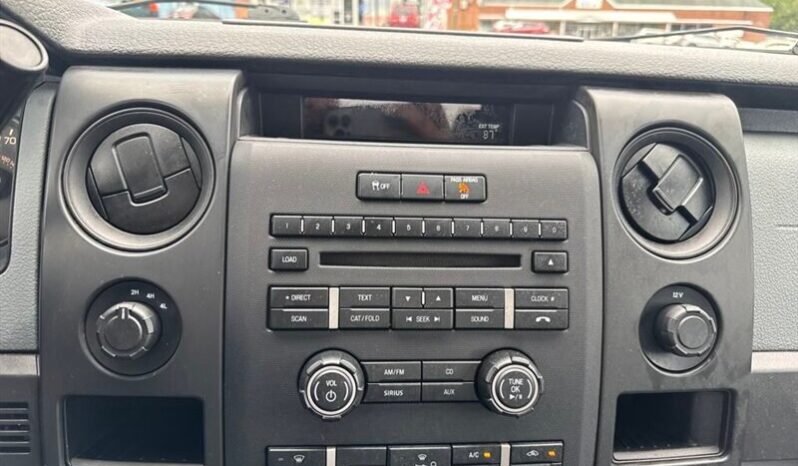 
								2013 Ford F-150 STX full									