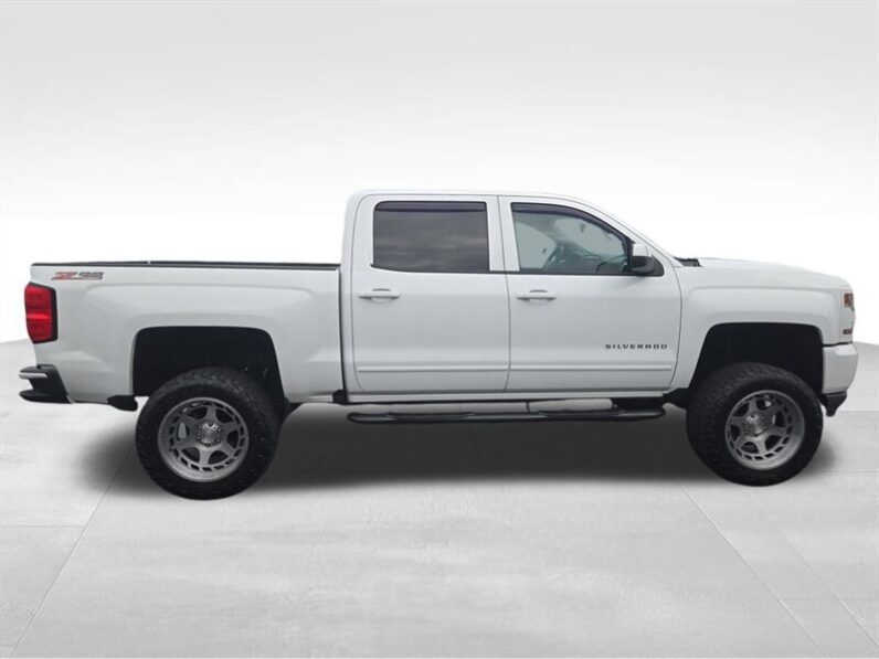 
								2018 Chevrolet Silverado 1500 LT LT2 full									