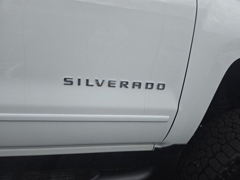 
								2018 Chevrolet Silverado 1500 LT LT2 full									