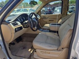 
										2012 Cadillac Escalade Luxury full									