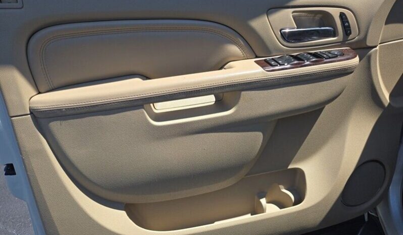 
								2012 Cadillac Escalade Luxury full									