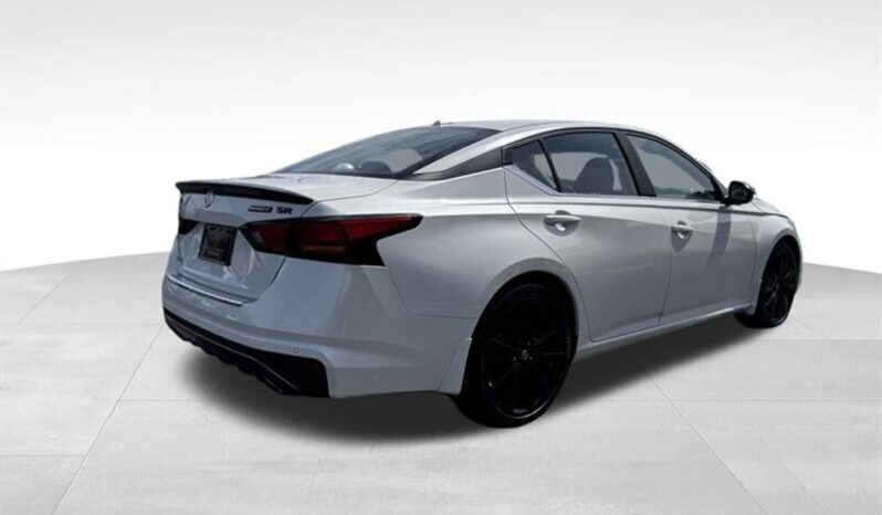 
								2022 Nissan Altima 2.5 SR full									