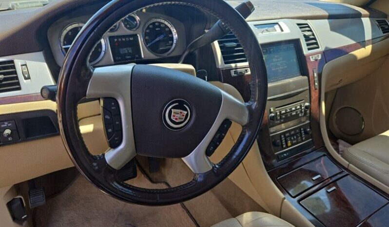 
								2012 Cadillac Escalade Luxury full									