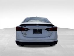 
										2022 Nissan Altima 2.5 SR full									