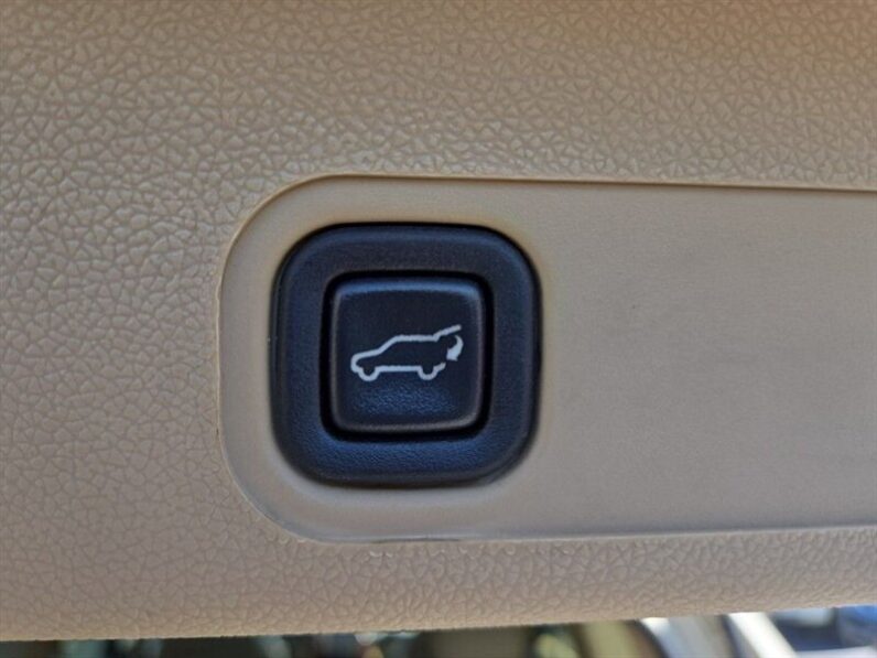 
								2012 Cadillac Escalade Luxury full									