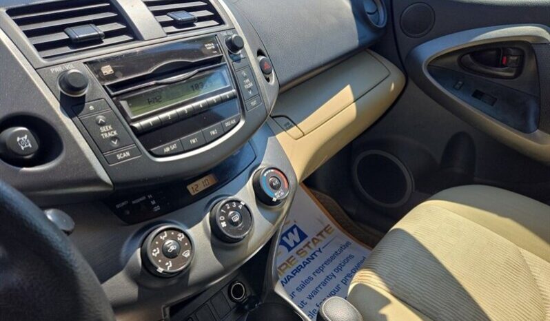 
								2011 Toyota RAV4 Base full									