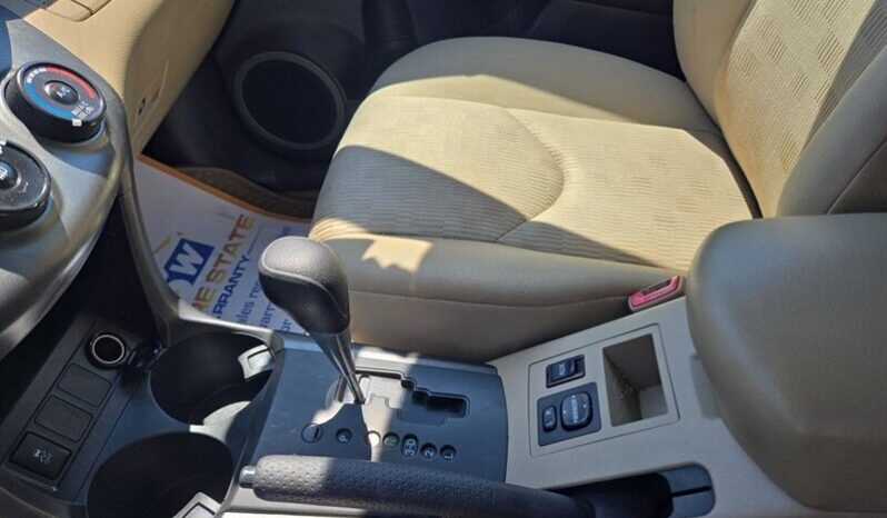 
								2011 Toyota RAV4 Base full									