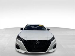 
										2022 Nissan Altima 2.5 SR full									