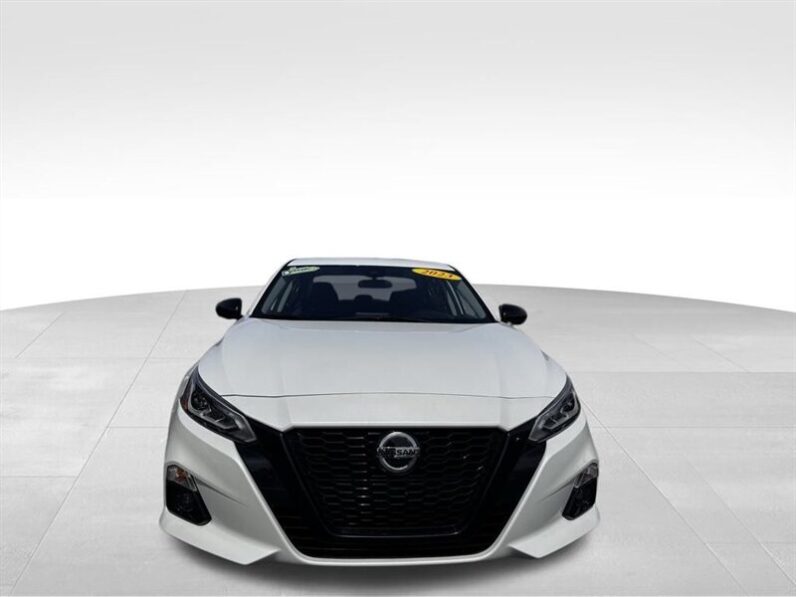 
								2022 Nissan Altima 2.5 SR full									