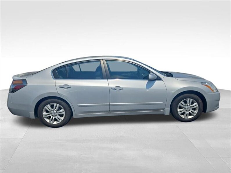 
								2012 Nissan Altima 2.5 S full									