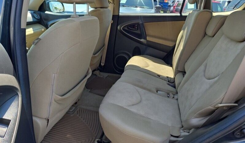 
								2011 Toyota RAV4 Base full									