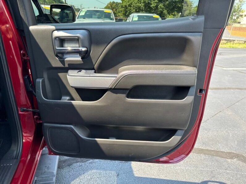 
								2018 Chevrolet Silverado 1500 LT LT2 full									