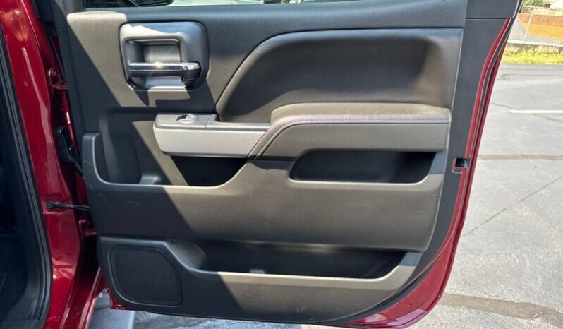 
								2018 Chevrolet Silverado 1500 LT LT2 full									