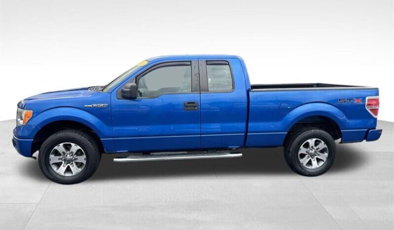 
								2013 Ford F-150 STX full									