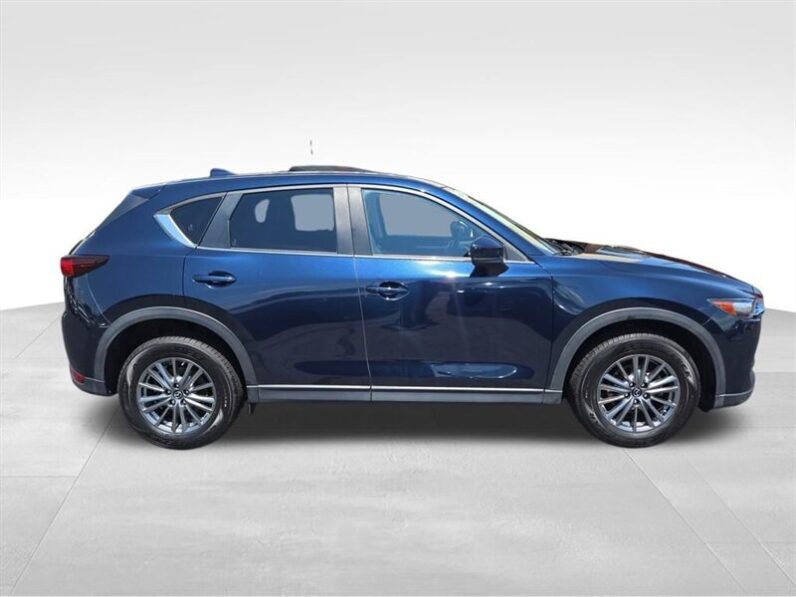 
								2017 Mazda CX-5 Touring full									