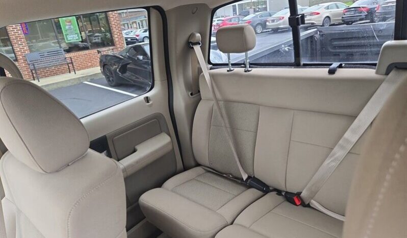 
								2005 Ford F-150 XLT full									