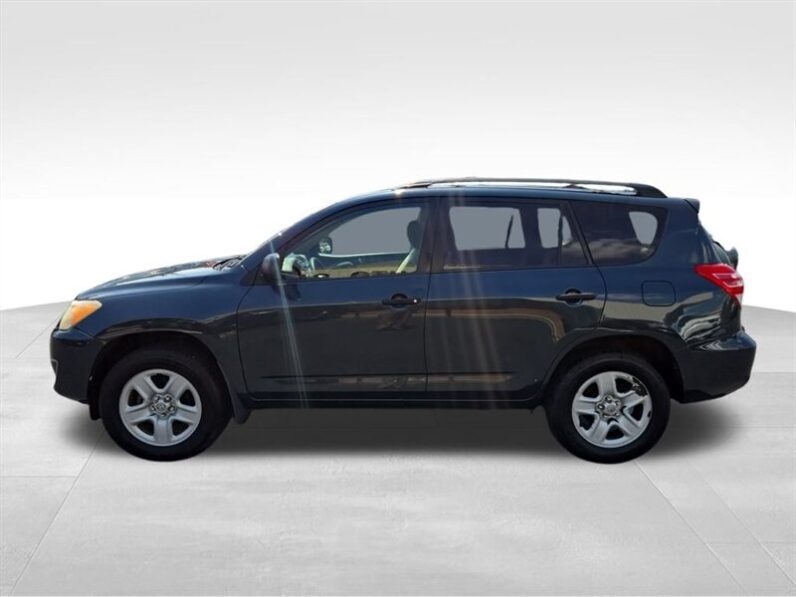 
								2011 Toyota RAV4 Base full									