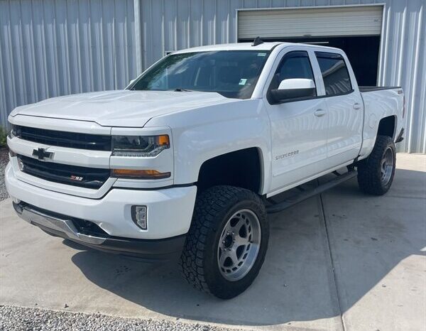 
								2018 Chevrolet Silverado 1500 LT LT2 full									