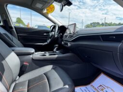 
										2022 Nissan Altima 2.5 SR full									
