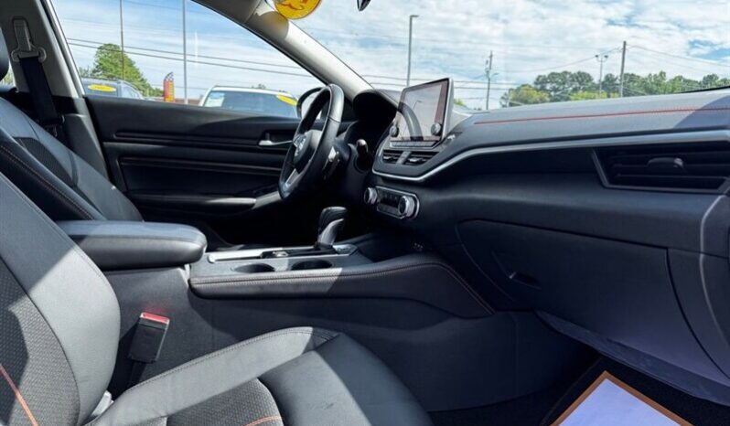 
								2022 Nissan Altima 2.5 SR full									