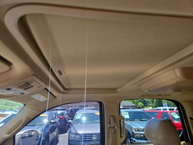 
								2012 Cadillac Escalade Luxury full									