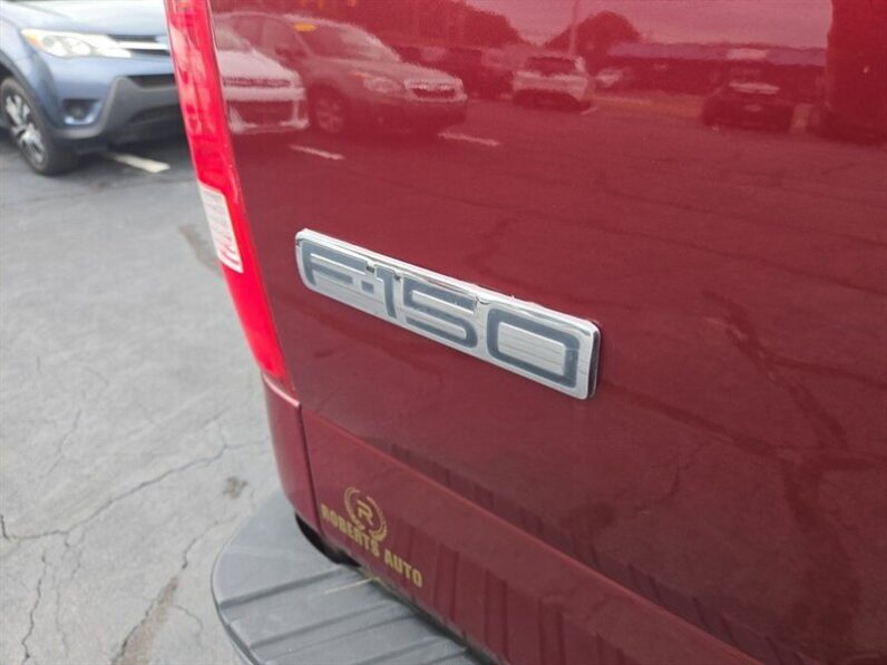 
								2005 Ford F-150 XLT full									