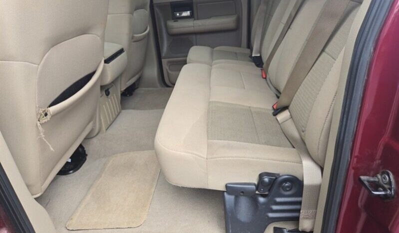 
								2005 Ford F-150 XLT full									