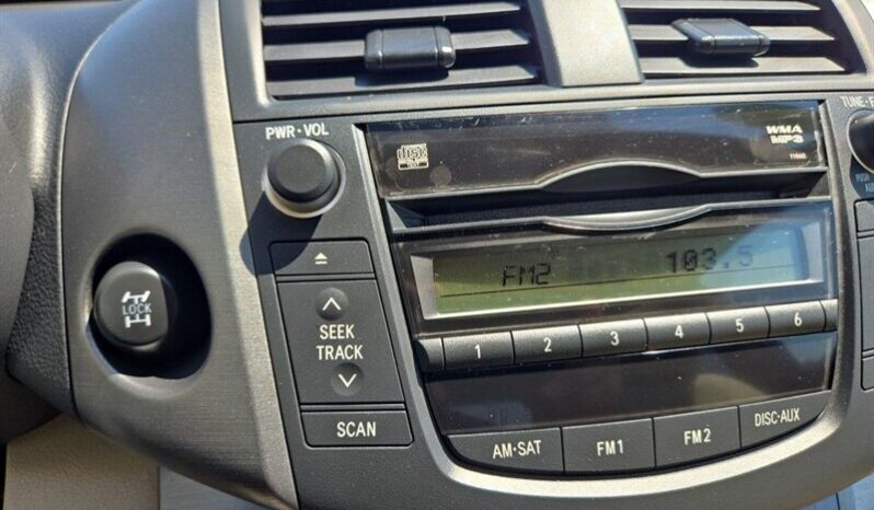 
								2011 Toyota RAV4 Base full									