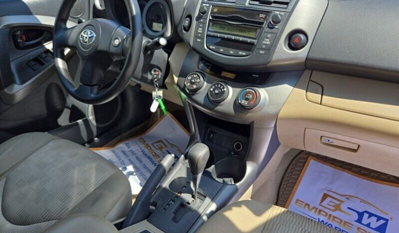 
								2011 Toyota RAV4 Base full									