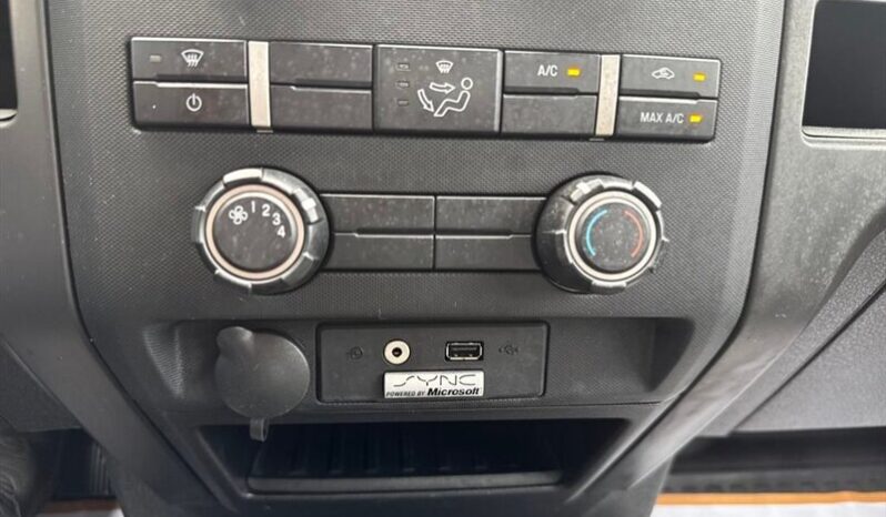 
								2013 Ford F-150 STX full									