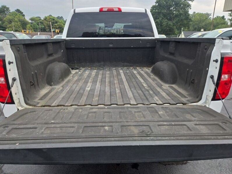 
								2018 Chevrolet Silverado 1500 LT LT2 full									