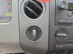 
										2004 Ford F-150 XLT full									