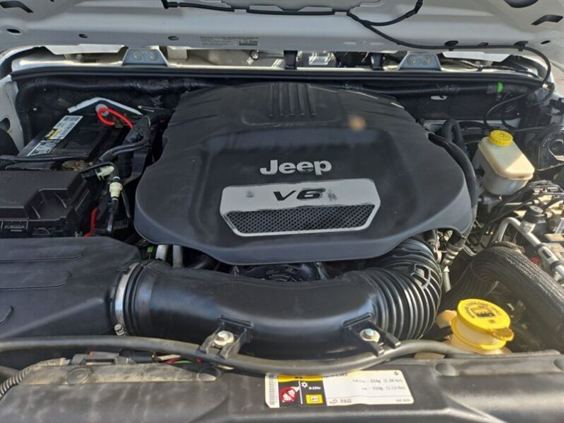 
								2014 Jeep Wrangler Unlimited Unlimited Sport full									
