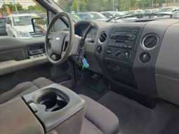 
										2004 Ford F-150 XLT full									